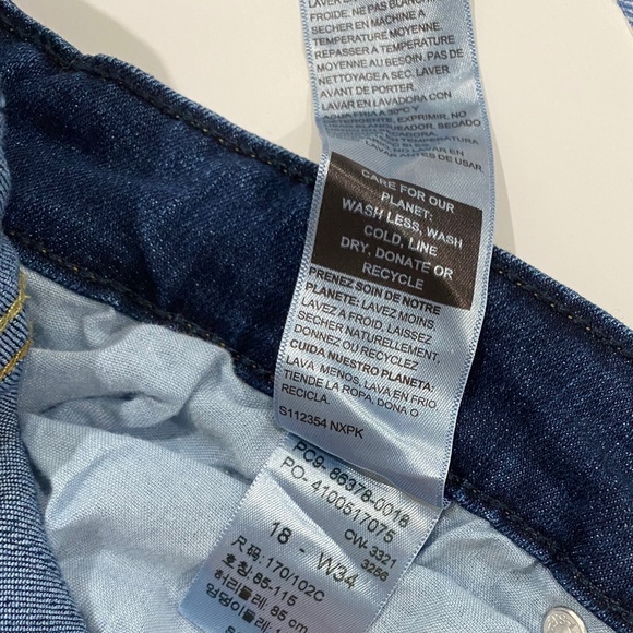 Women’s Bermuda shorts - Picture 2 of 2